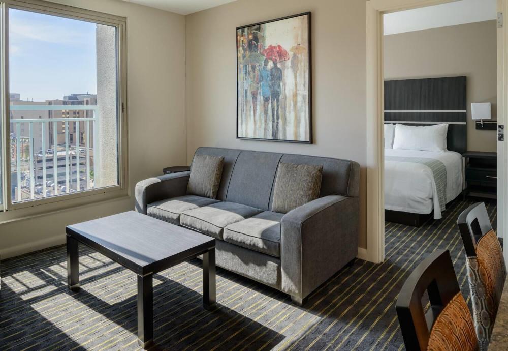 One-Bedroom King Apartment - Non-Smoking interior
